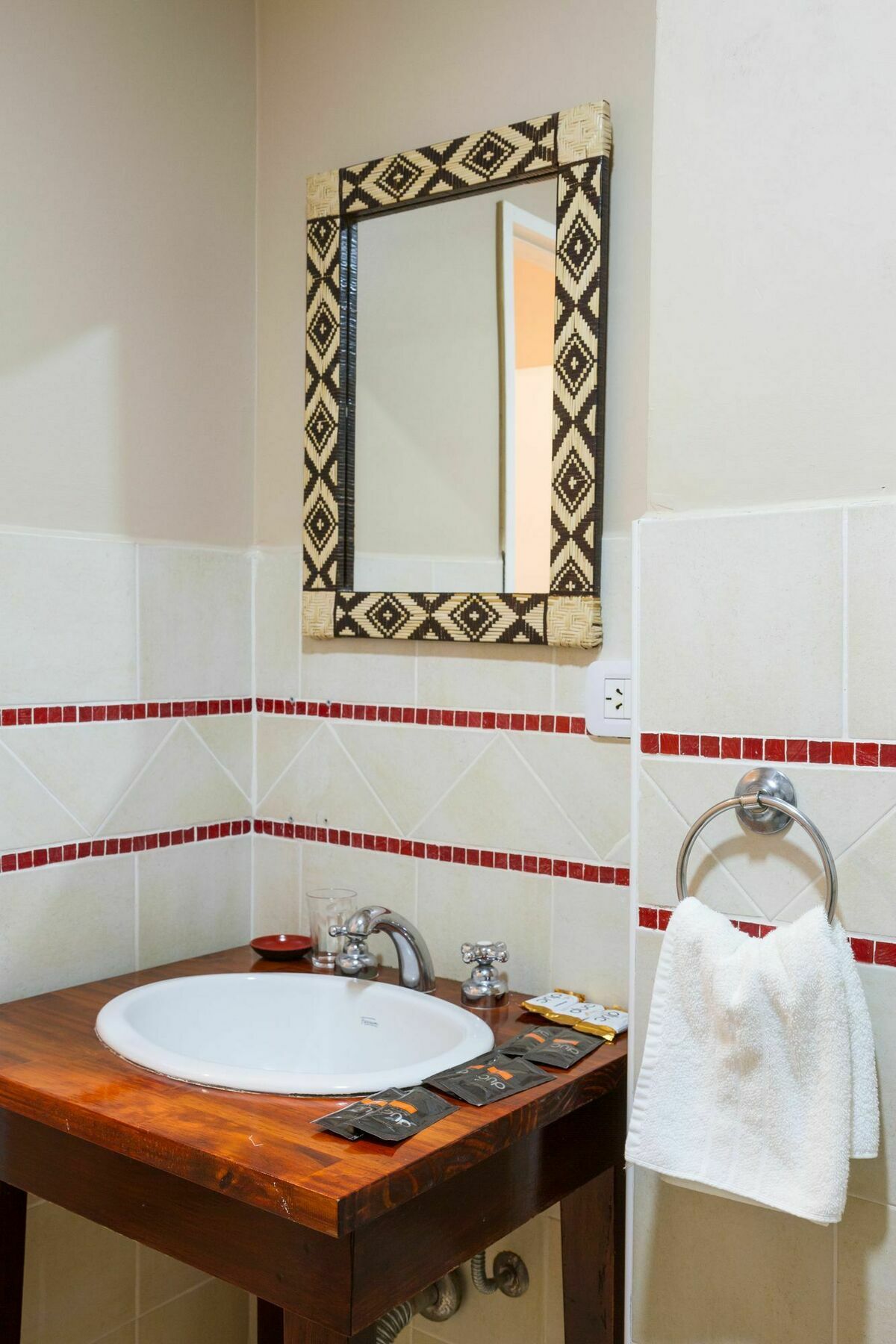 Tangoinn Club Iguazu Party Luxury Hostel プエルト・イグアス エクステリア 写真