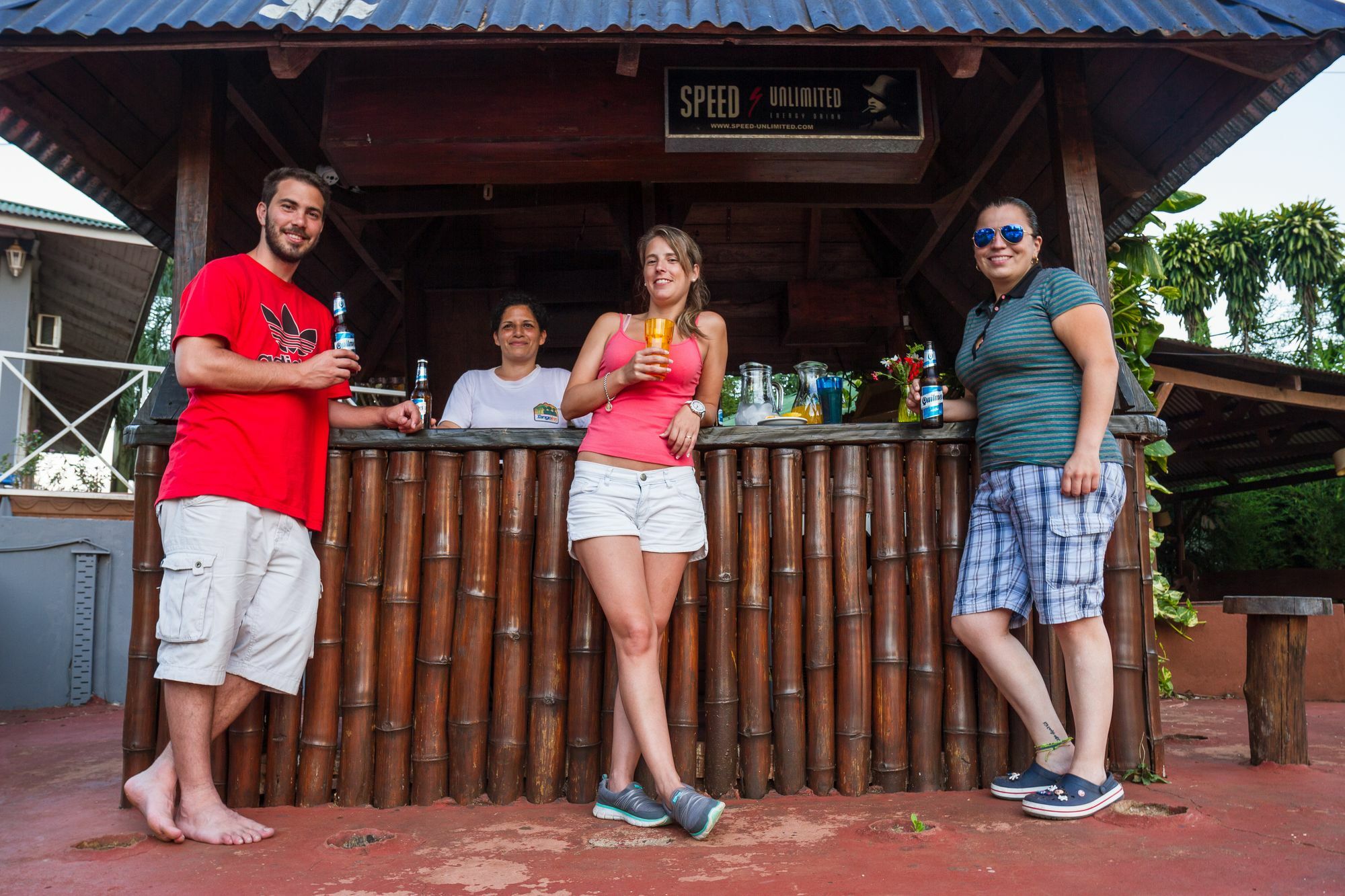 Tangoinn Club Iguazu Party Luxury Hostel プエルト・イグアス エクステリア 写真
