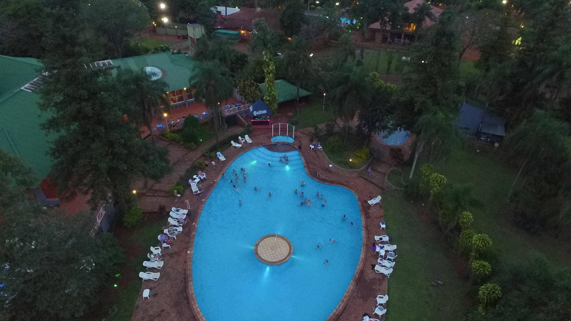 Tangoinn Club Iguazu Party Luxury Hostel プエルト・イグアス エクステリア 写真
