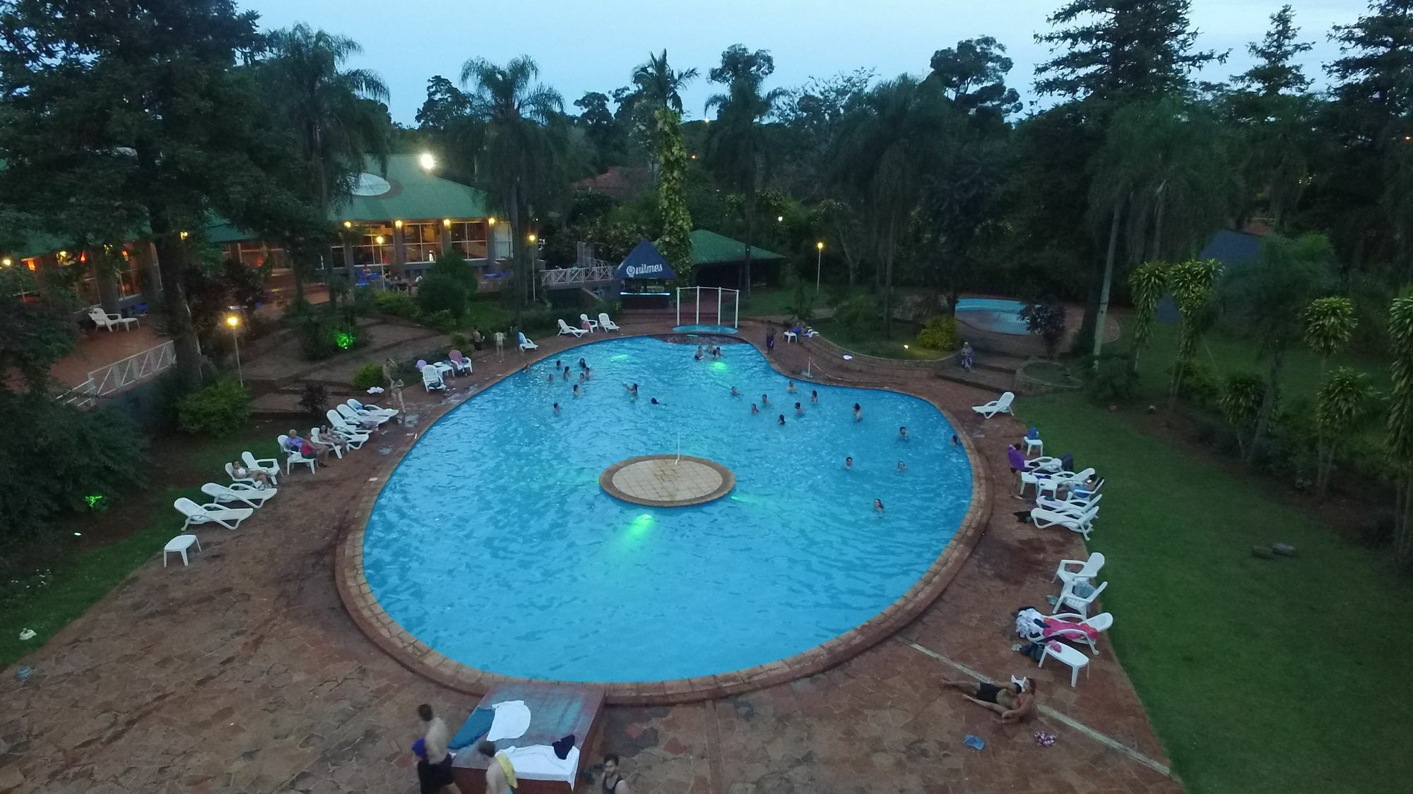 Tangoinn Club Iguazu Party Luxury Hostel プエルト・イグアス エクステリア 写真