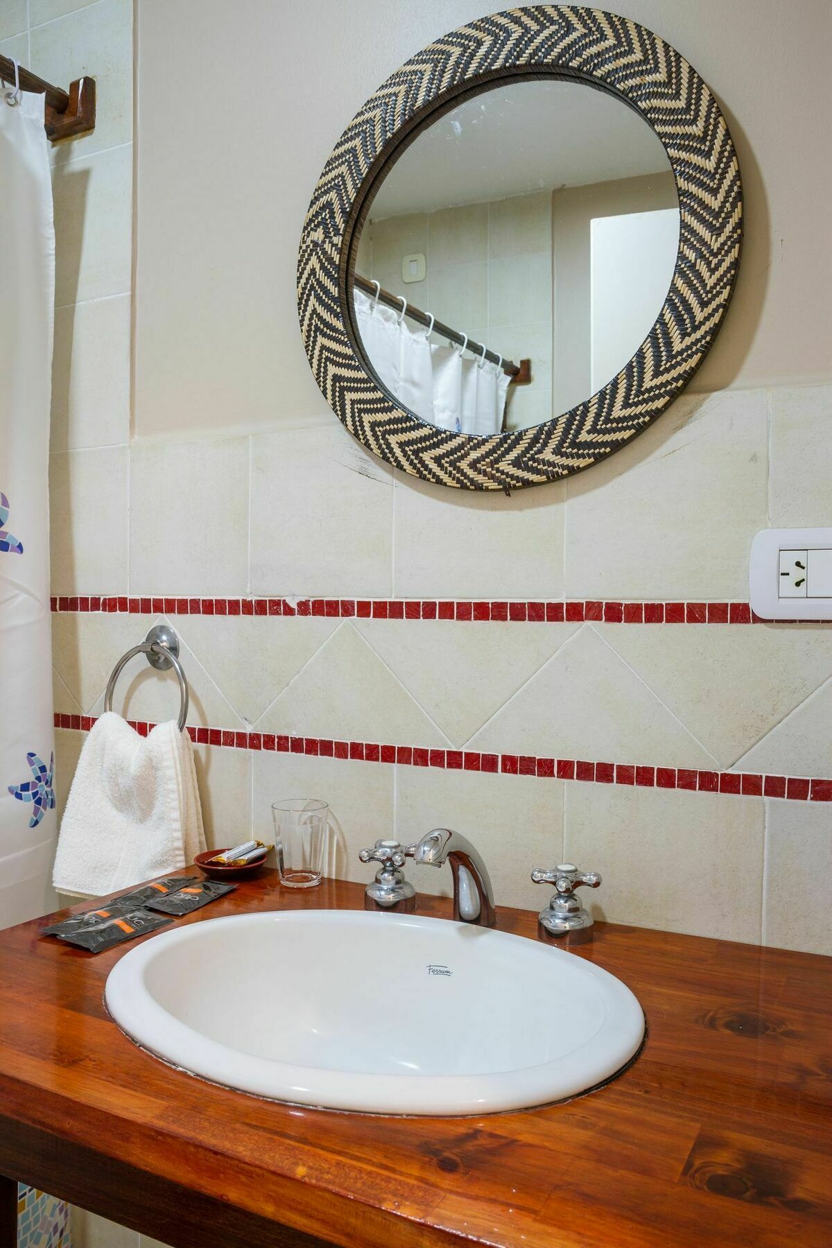 Tangoinn Club Iguazu Party Luxury Hostel プエルト・イグアス エクステリア 写真
