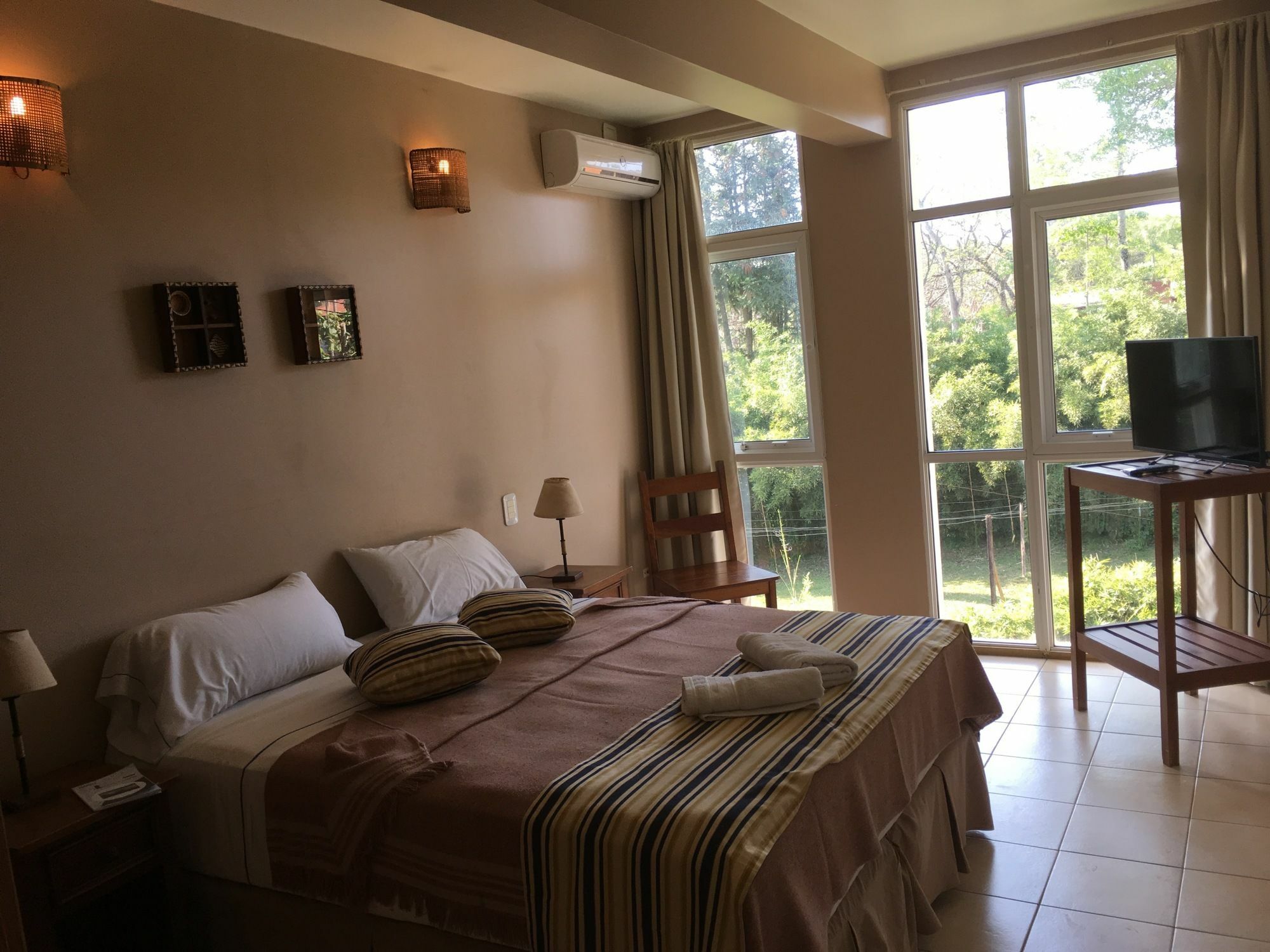 Tangoinn Club Iguazu Party Luxury Hostel プエルト・イグアス エクステリア 写真