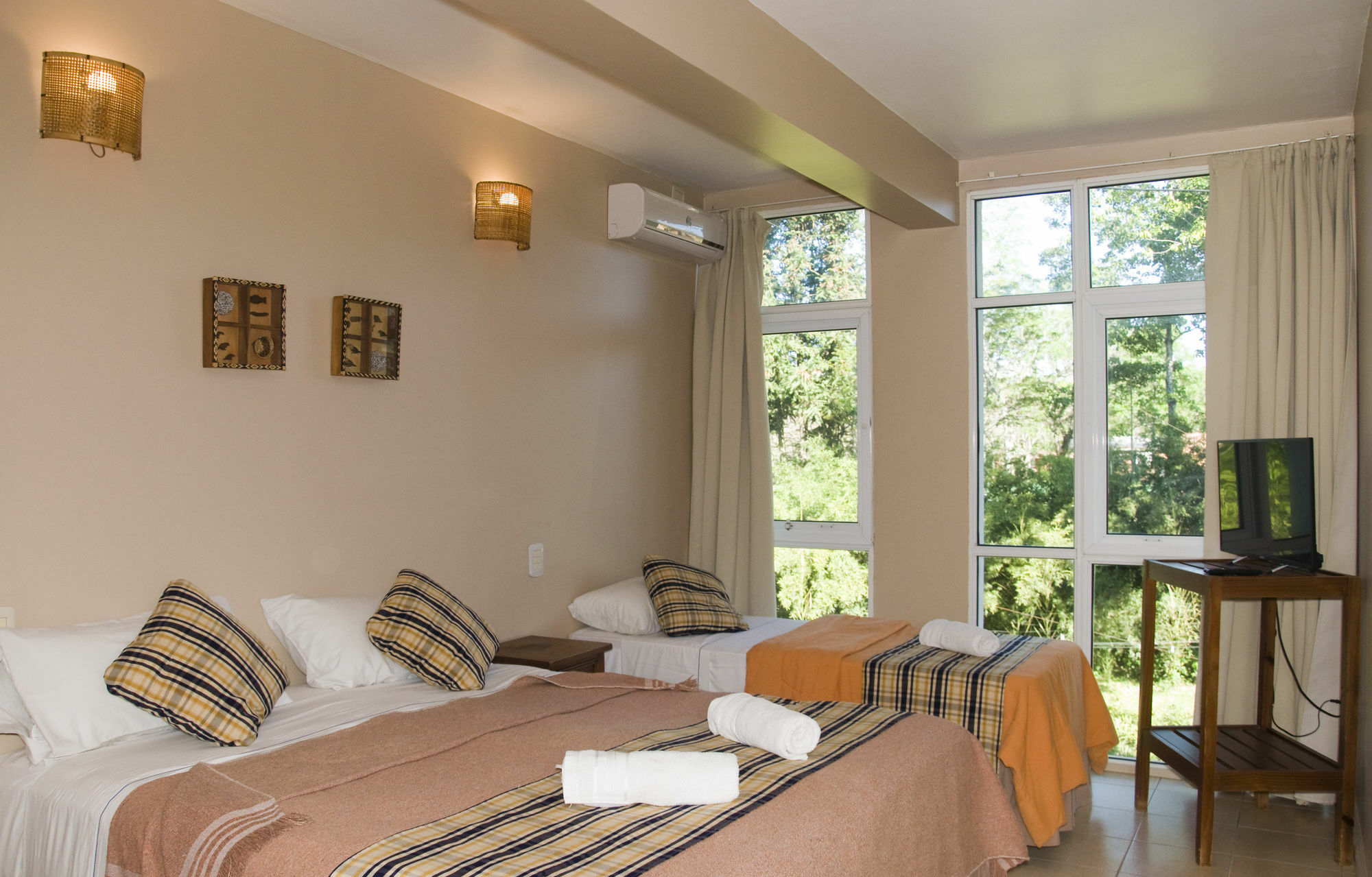 Tangoinn Club Iguazu Party Luxury Hostel プエルト・イグアス エクステリア 写真