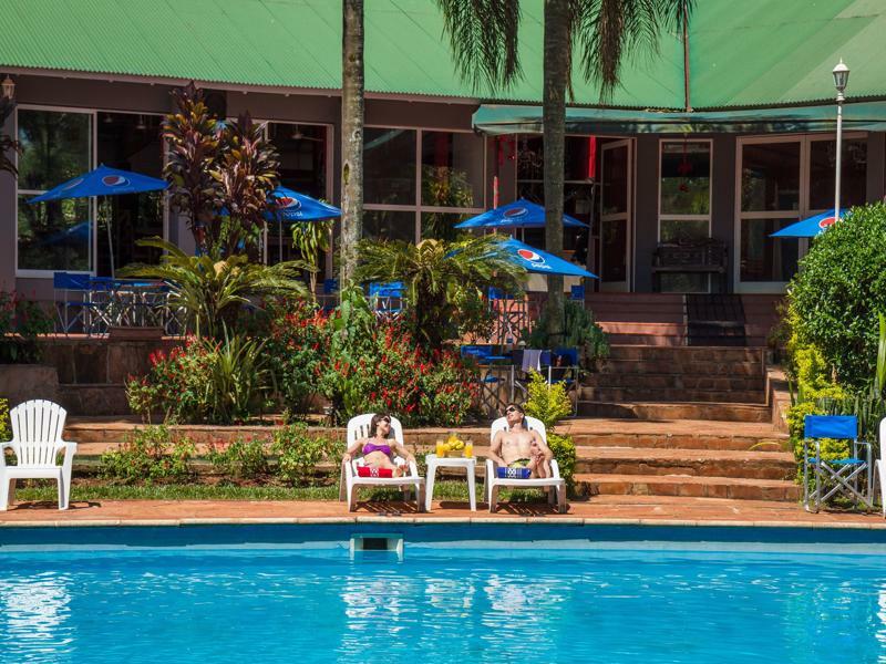 Tangoinn Club Iguazu Party Luxury Hostel プエルト・イグアス エクステリア 写真