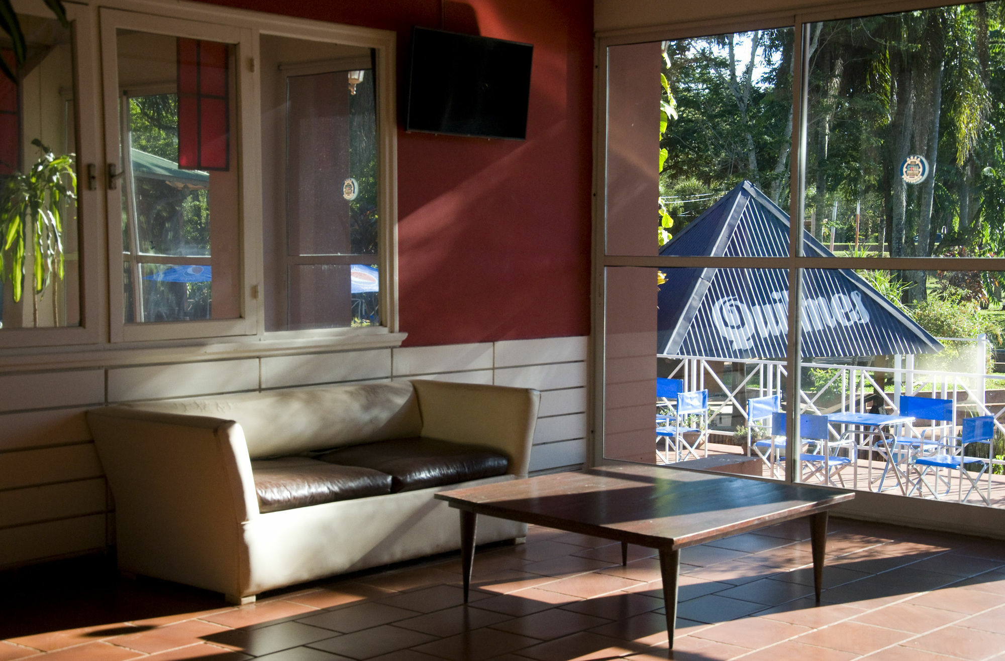 Tangoinn Club Iguazu Party Luxury Hostel プエルト・イグアス エクステリア 写真